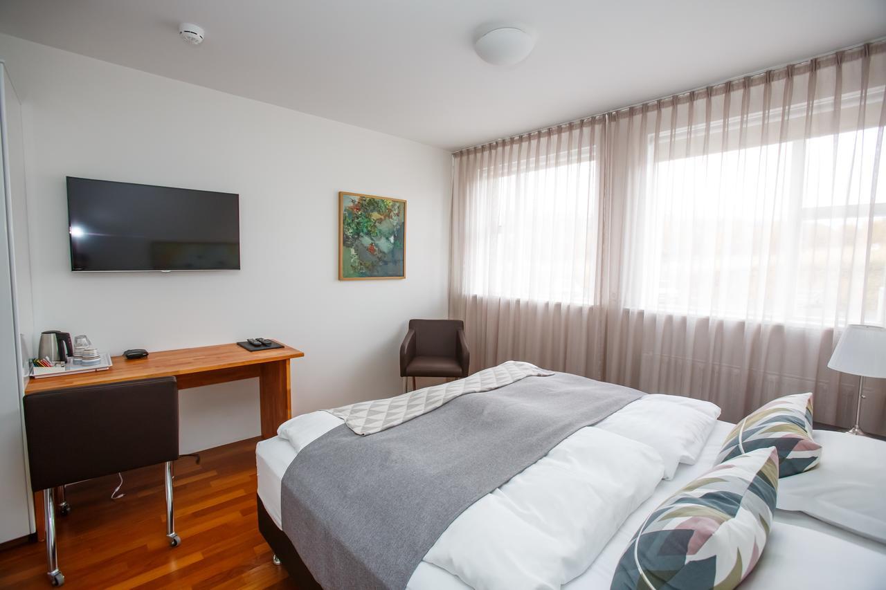 Apt. Hotel Hjalteyri Екстер'єр фото